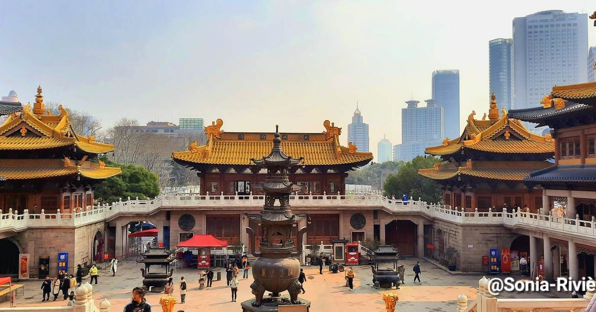 Le Temple Jing’an : Un sanctuaire Bouddhiste au…