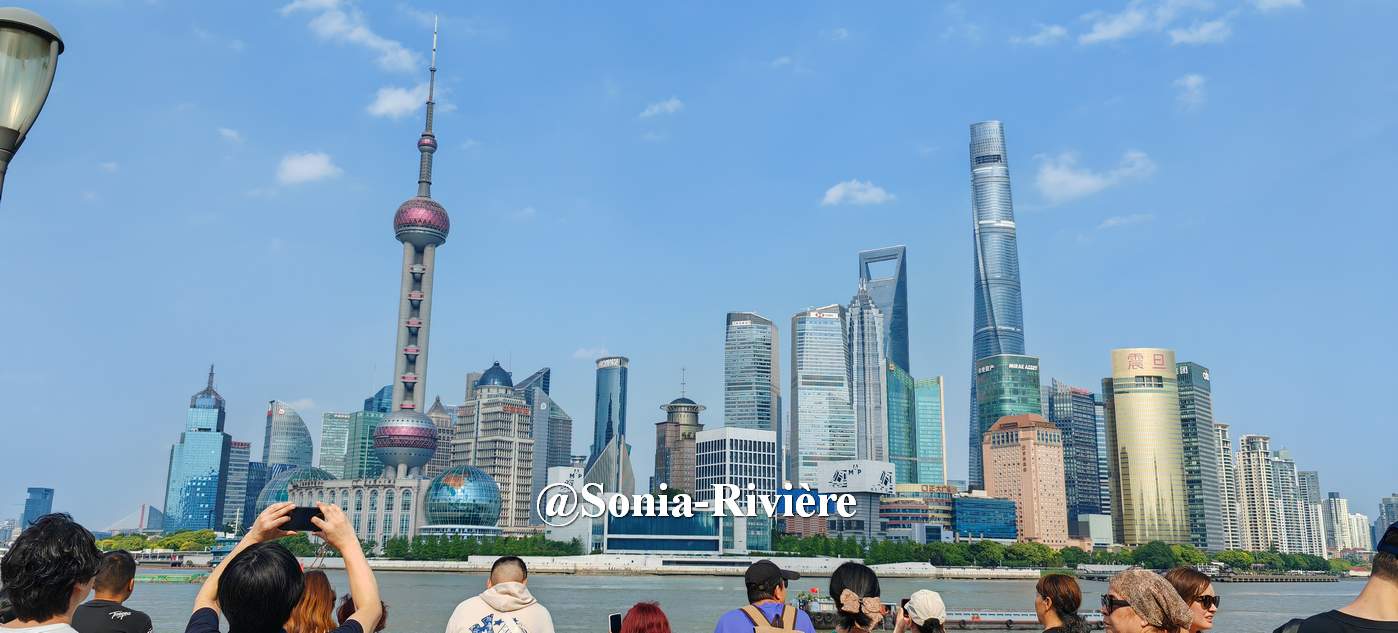 Perle de l’Orient 东方明珠le symbole incontournable de…